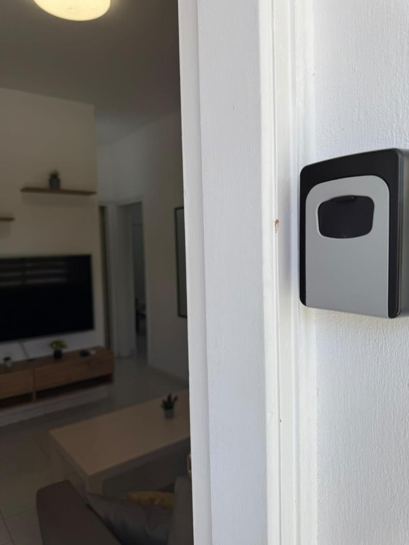 Makenzy Mermaid 2 Bedroom Appartement Larnaca
