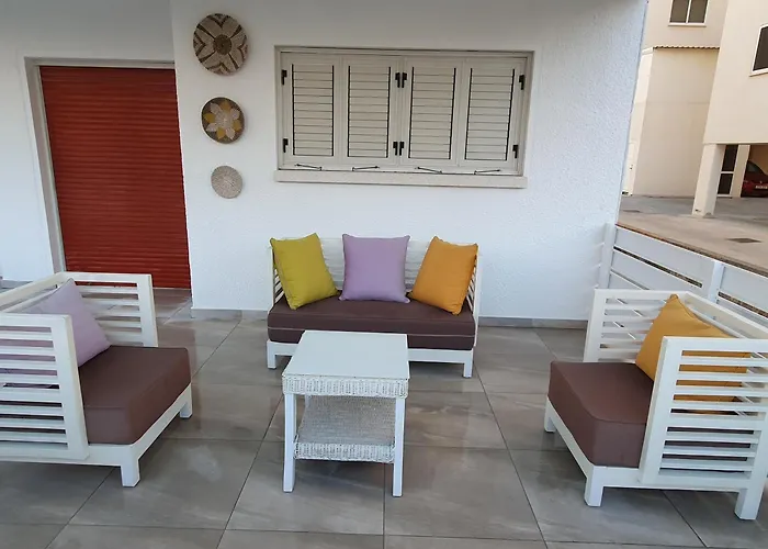 Makenzy Mermaid 2 Bedroom Apartment