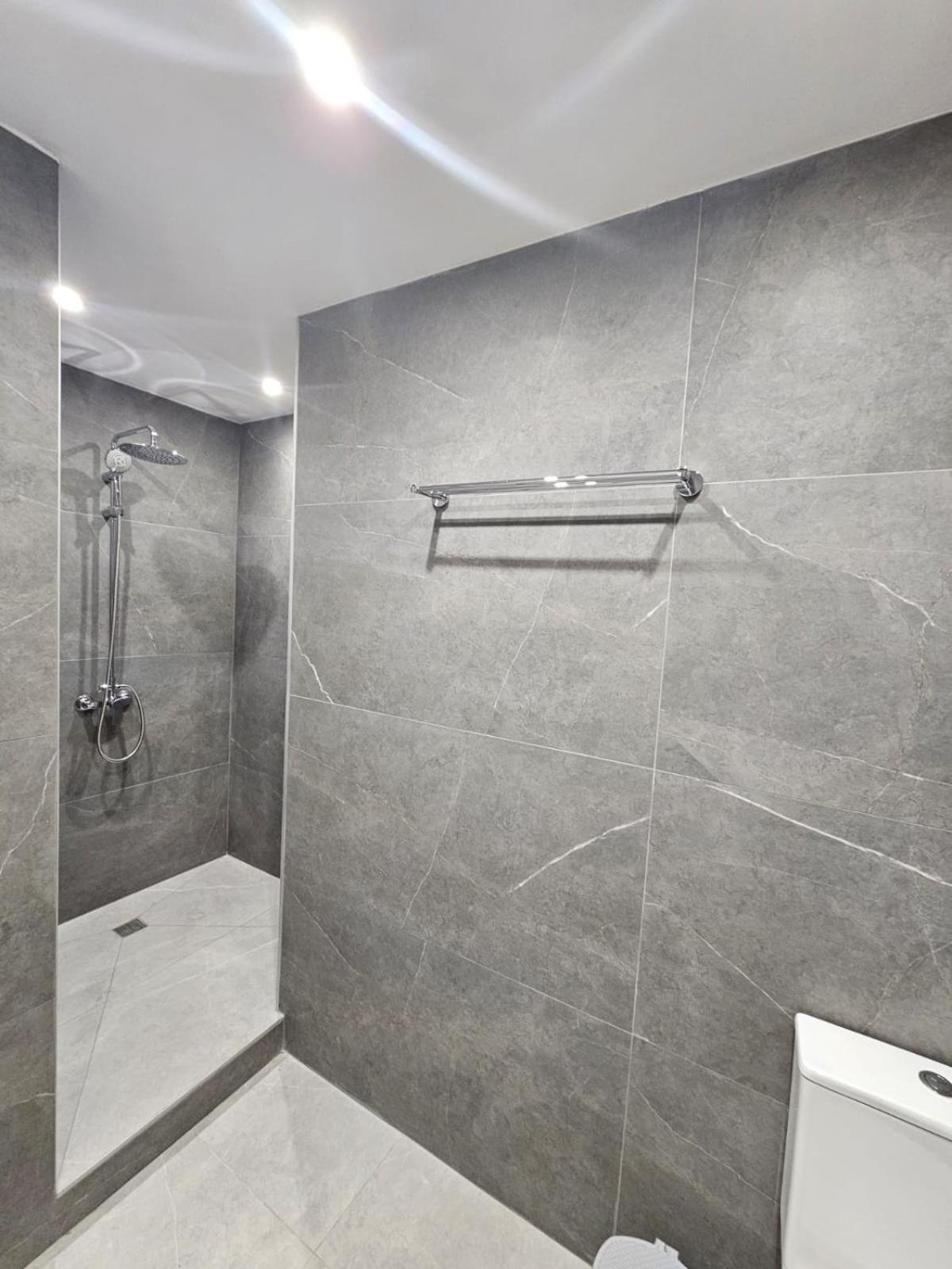 Makenzy Mermaid 2 Bedroom * לרנקה