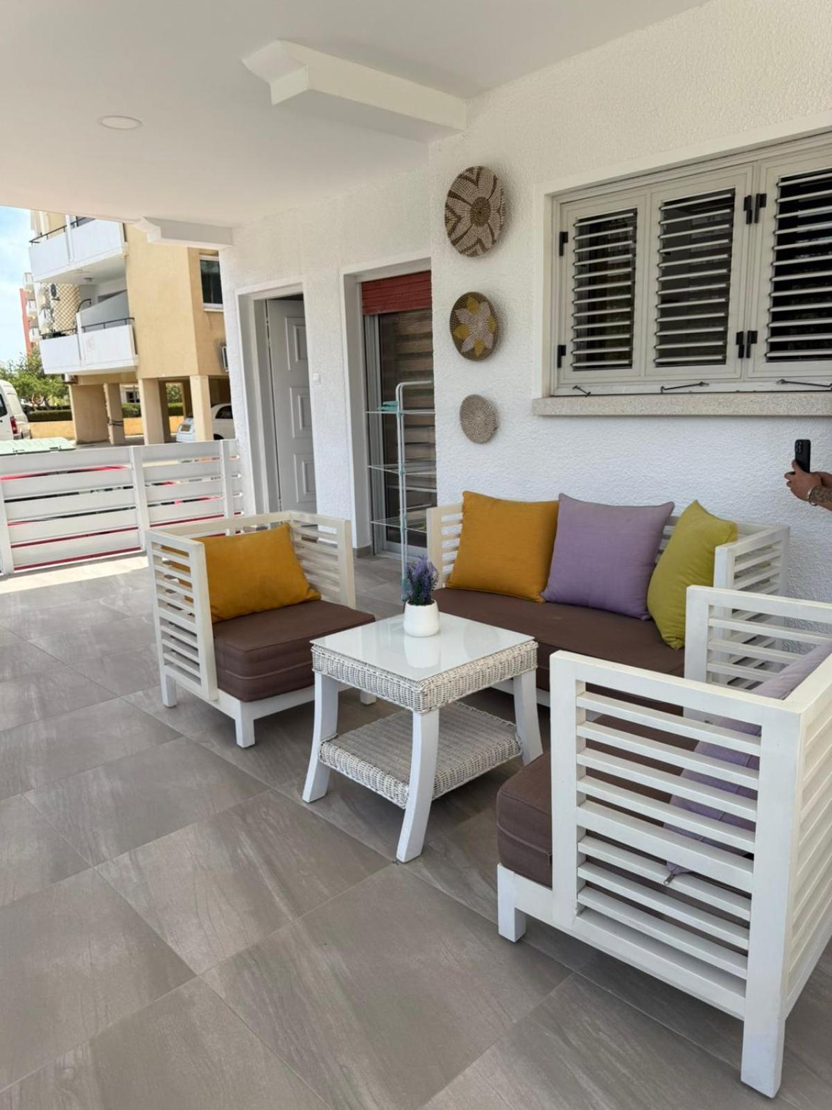 Makenzy Mermaid 2 Bedroom לרנקה