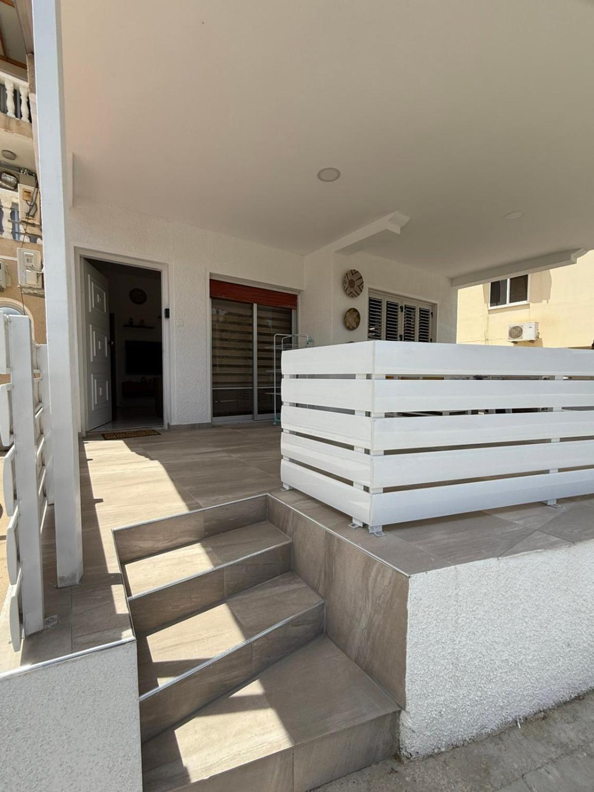 דירה Makenzy Mermaid 2 Bedroom